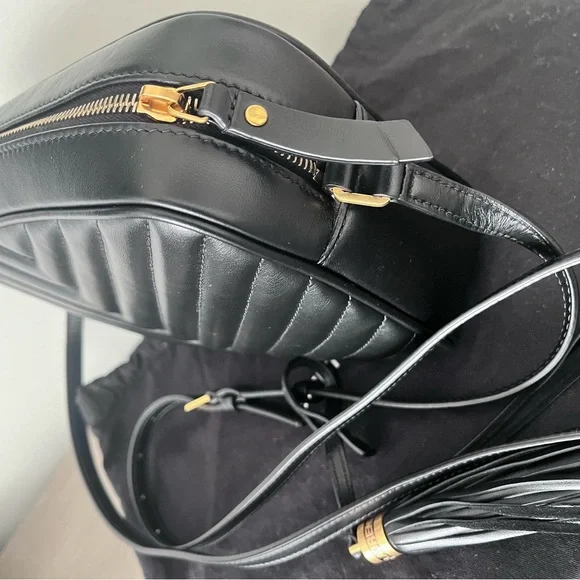 YSL Lou Camera Bag with tassel - Pristine condition. Like New! 💯 Authentic - Picture 4 of 11